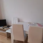 Apartamens Salena アパート 3*