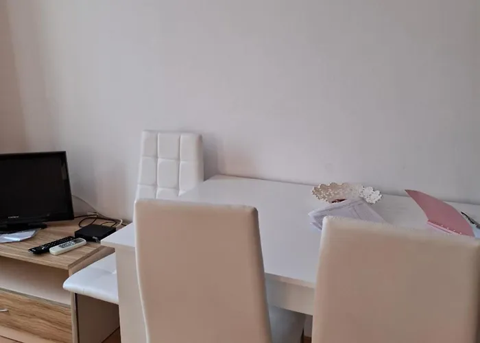 Salena Apartman 3*